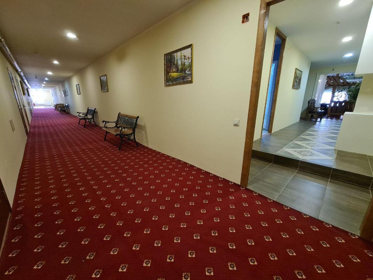 Hotel Prival Izhevsk Esterno foto